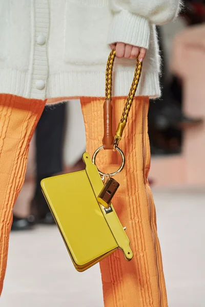 Look 72